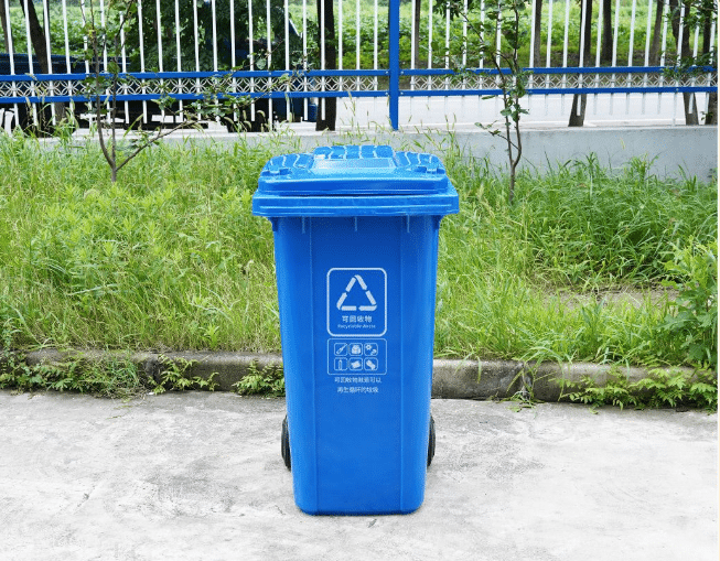 环卫垃圾桶：240升垃圾桶产品特点