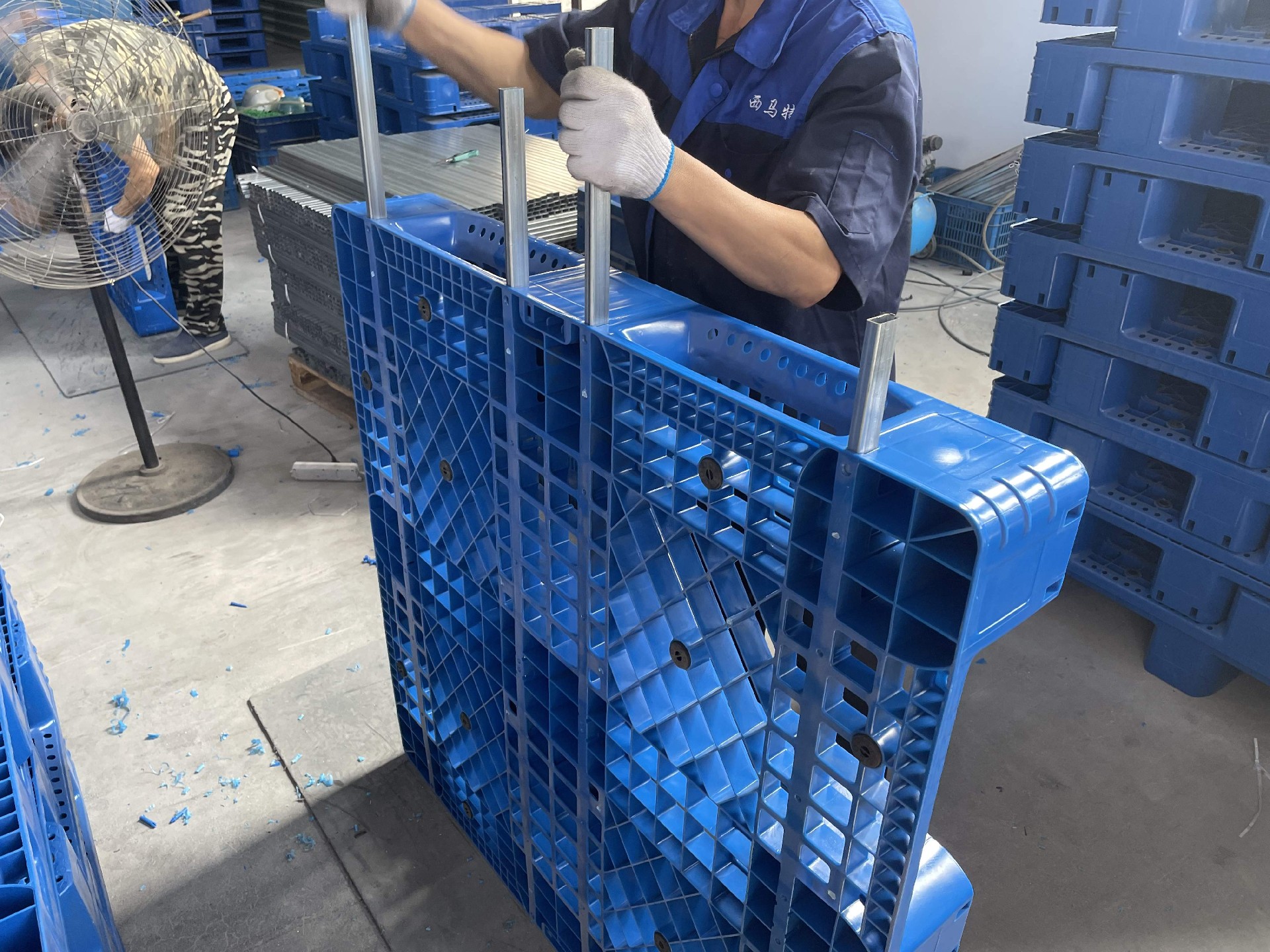 塑料托盘为什么要内置钢管